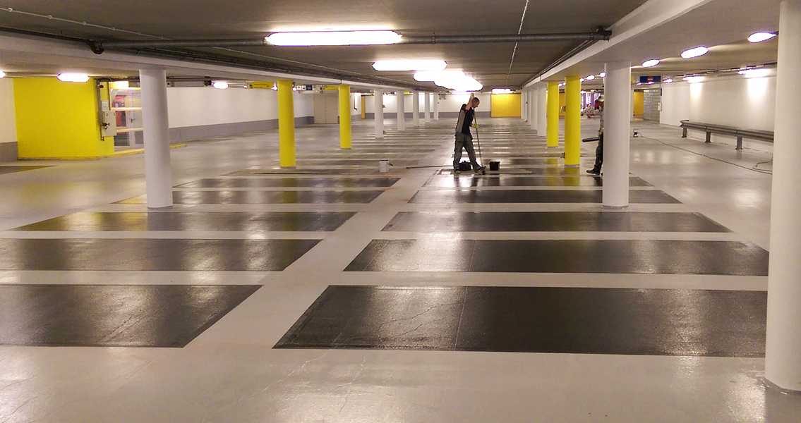 El trabajo de revestimiento del suelo en el estacionamiento de varios pisos P3 Mikado en Ámsterdam se completó en solo cinco días.